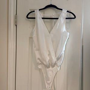 Abercrombie | Satin Ivory Blouse | V-Neck Bodysuit